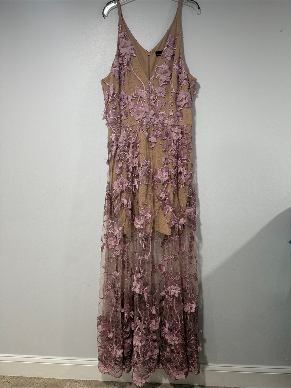 DRESS THE POPULATION Embroidered Floral Maxi Dress in Mauve and Nude SZ XL